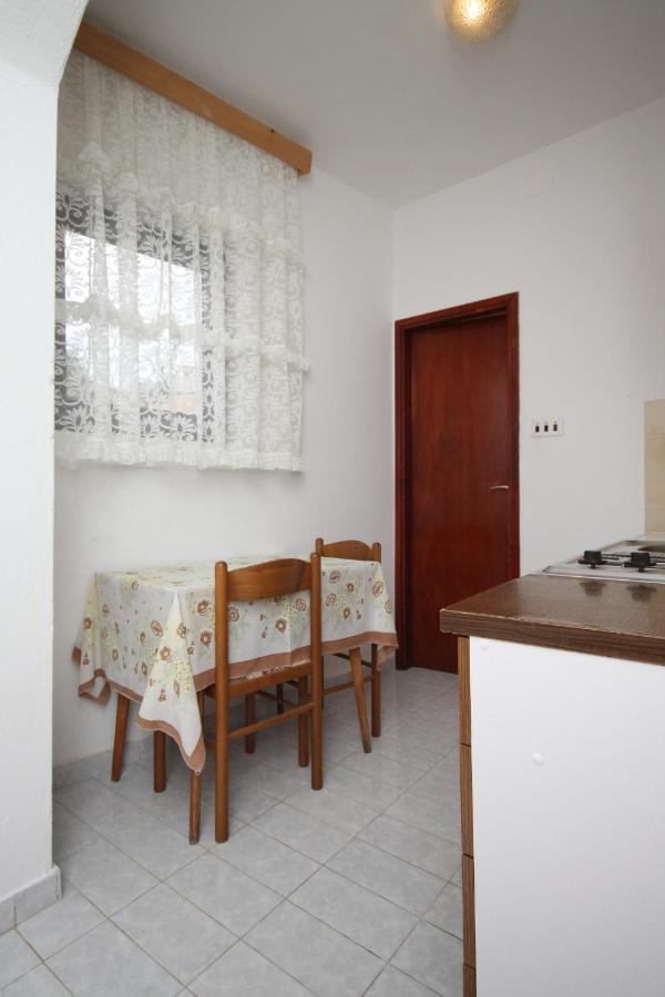 Apartment Metajna 4120C Buitenkant foto